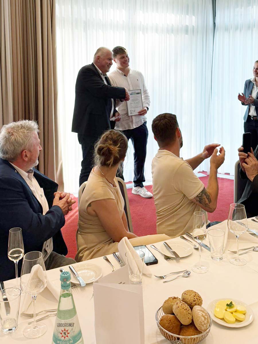 Nick ist Vizemeister bei der Deutschen Meisterschaft im Gebäudereiniger-Handwerk